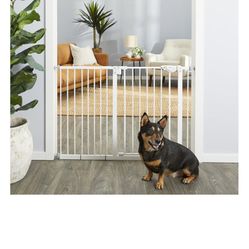 Frisco Steel Extra Wide Auto-Close Dog Gate, White, 30-in