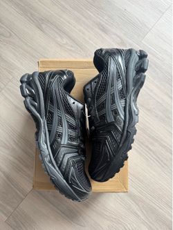 Size 9 men ASICS Gel-14