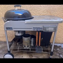 Weber Kettle Performer Deluxe