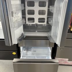 LG 29 cu. ft. SMART Standard Depth MAX French Door Refrigerator 