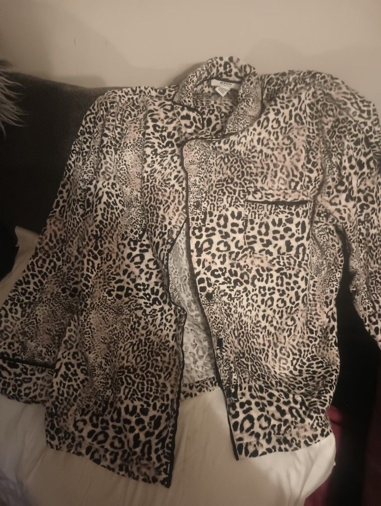 Ladies Alfani Xlg Nightwear Top And Bottoms