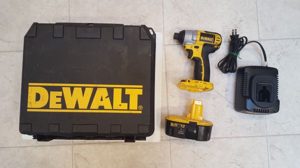 Dc825 18-volt Impact Driver For Mac Dc825 18-volt Impact Driver For Mac