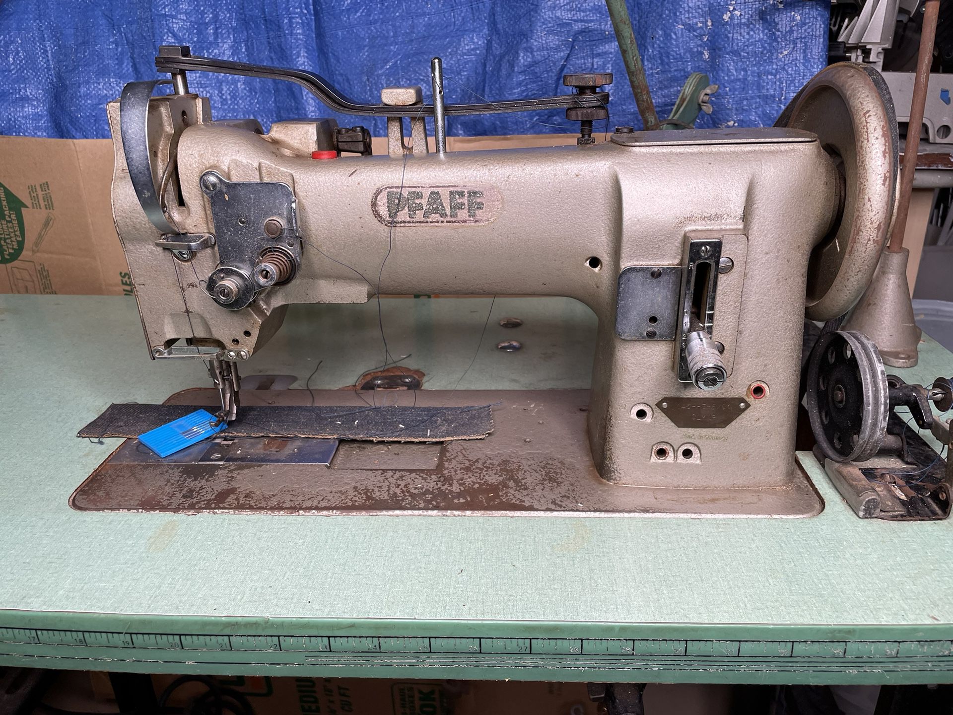 Pfaff Industrial Sewing Machine With Table 