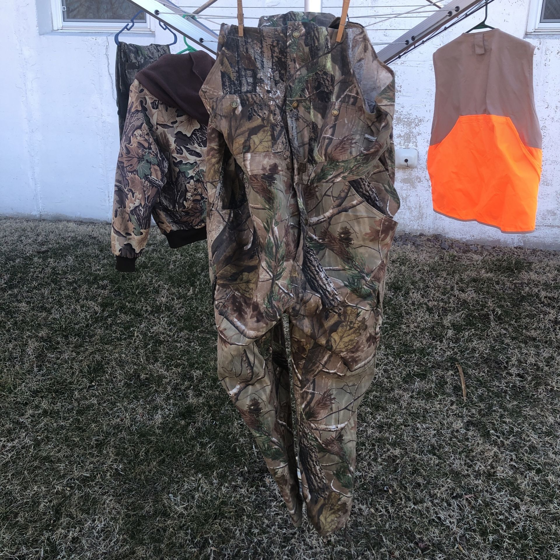 Cabelas Mens Camo Bibs
