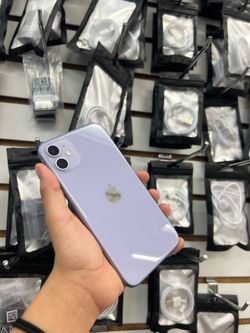 iPhone 11 64GB UNLOCKED  