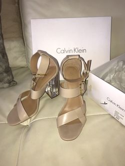 7.5 M Calvin Klein Heels