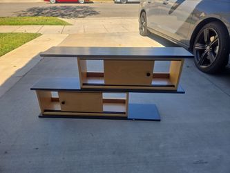 Desk shelf