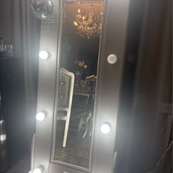 Child or teen mirror with lights