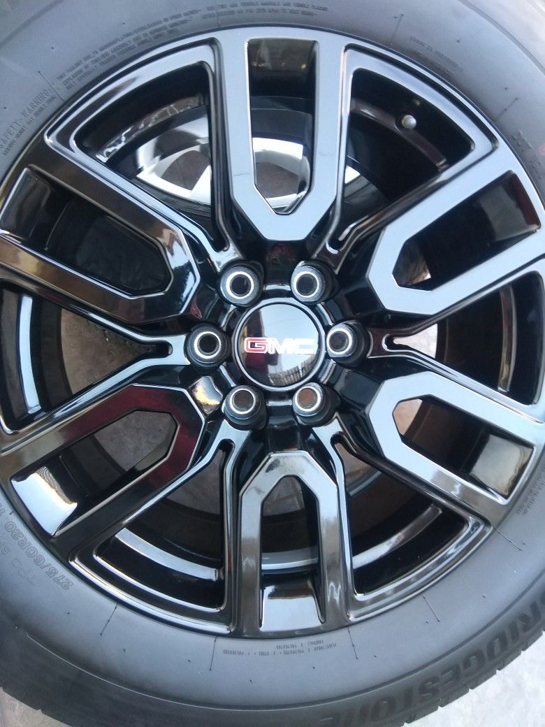 2021 NEW OEM CHEVY TIRES AND WHEELS GMC SIERRA AT4 R 20 TIRES NEW BRIDGESTONE DOT 0521 $1399 FIRMES