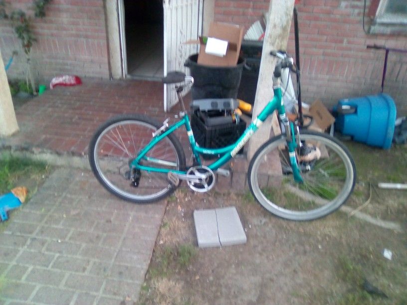 Used In Very Good Condition Diamond Back Mountain Bike