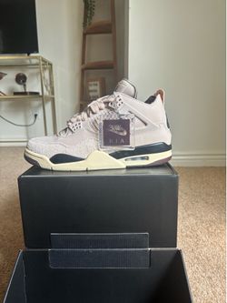 Jordan 4 “Fossil Stone”