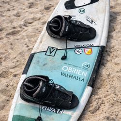 O’Brien Valhalla Wakeboard w/ Bindings – Great Condition