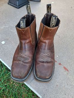 Mui Buenas Condisiones  Size 8.5