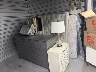 Bedroom set