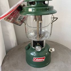 Vintage 1973 Coleman Lantern