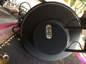 AKG headphones K•401