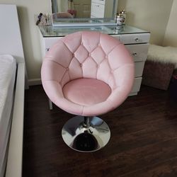 VANITY CHAIR 