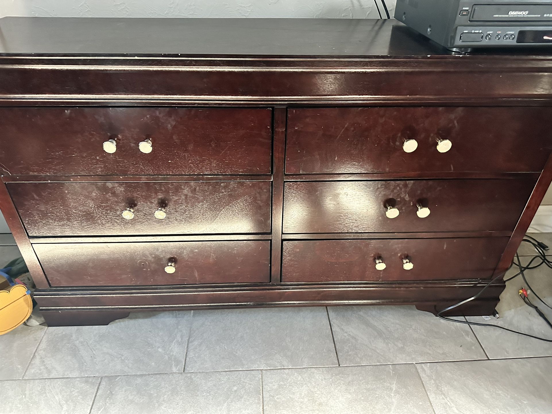 Dresser