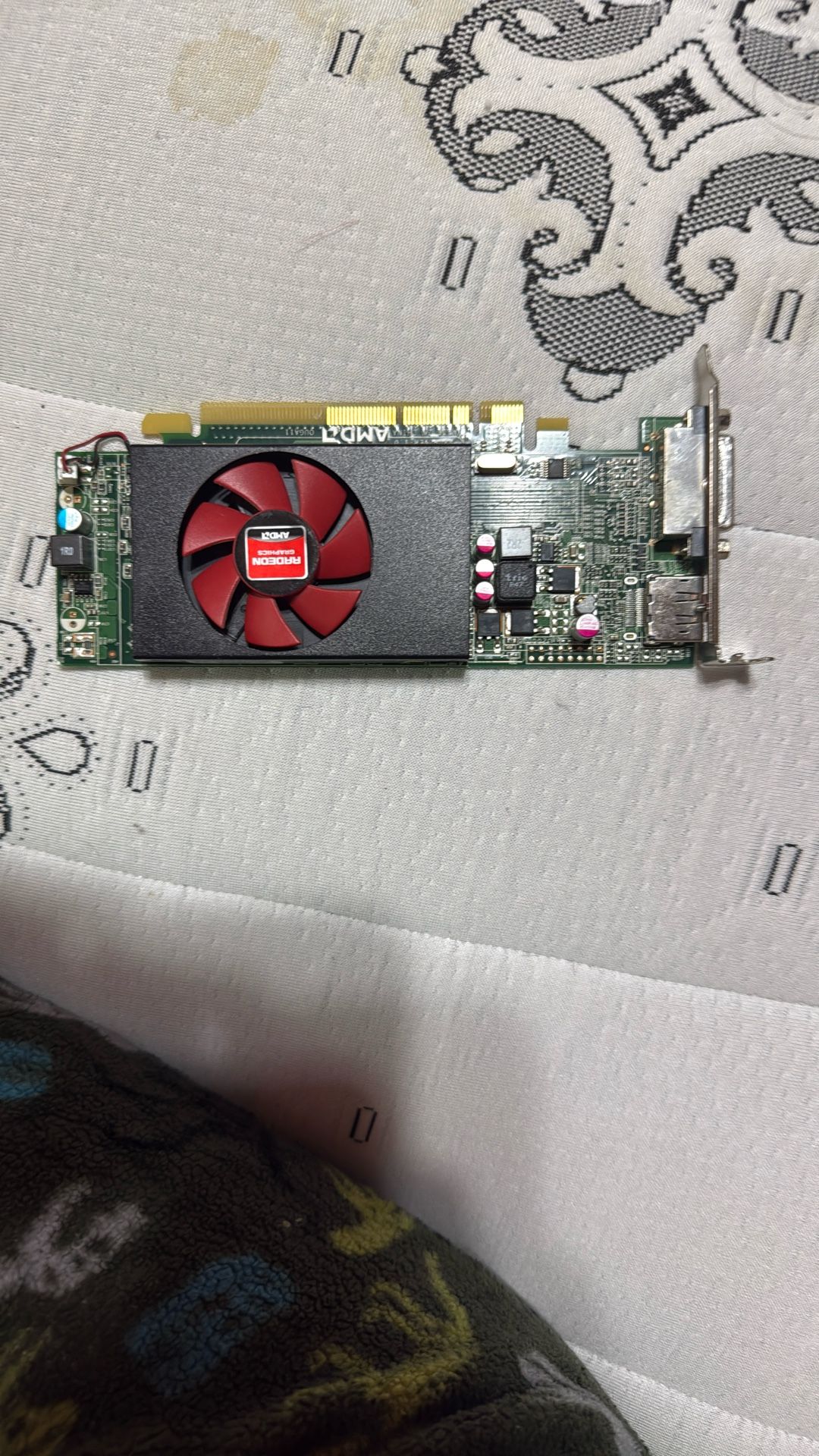 AMD Radeon R5 240 1GB GDDR3