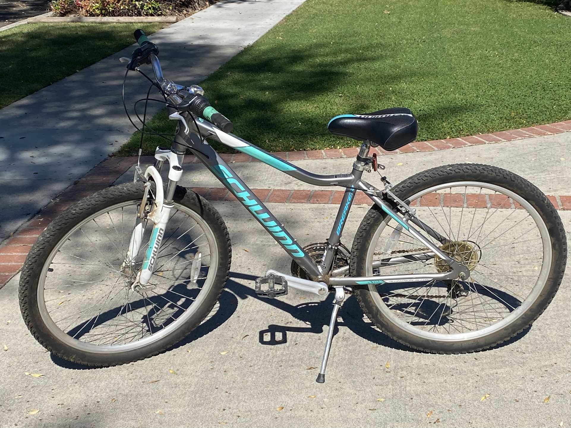 Girls 26” Mountain Series Schwinn Breaker 7 Speed Bike