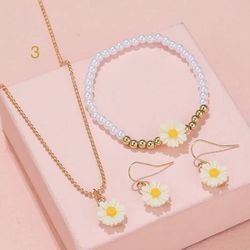 $10 New Daisy Necklace And Bracelet Age 8 And Up Puo 