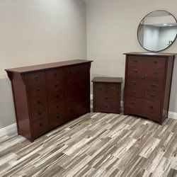 Dresser Set