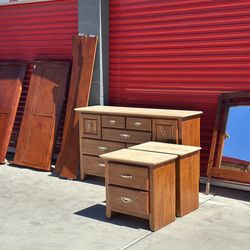 Queen Bedframe / Dovetailed Dresser / Dovetailed Nightstands / Mirror