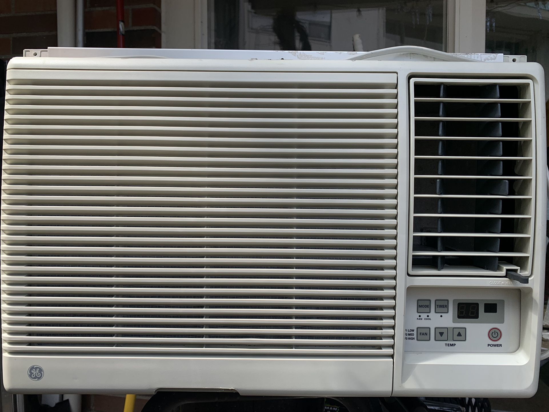 AIR CONDITIONER GOOD CONDITION