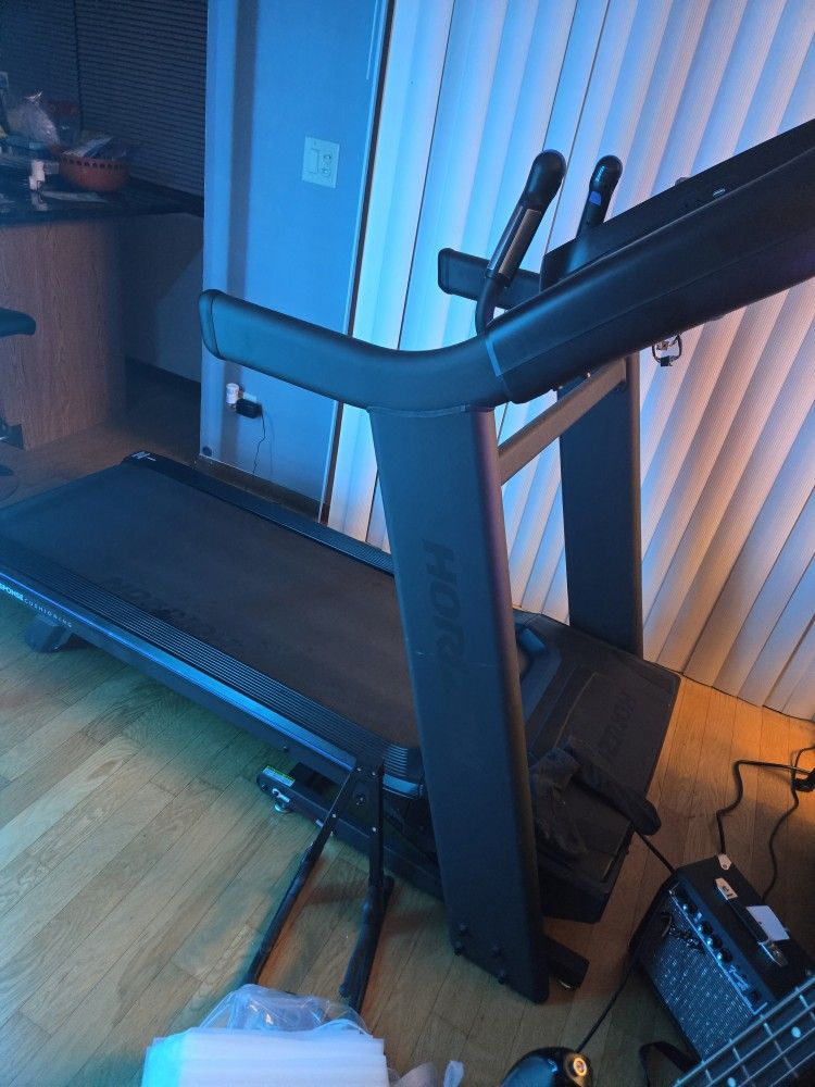 Horizon Treadmill AT 7.4