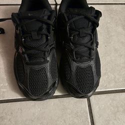 BRAND NEW NIKES   V5  RNR 