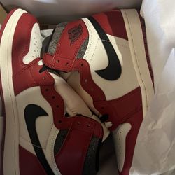 Jordan 1 Chicago Lost And Found Sz 9.5  7 8.5