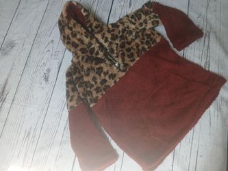 Girls Leopard Sweater (XL/6T) - 2 Available