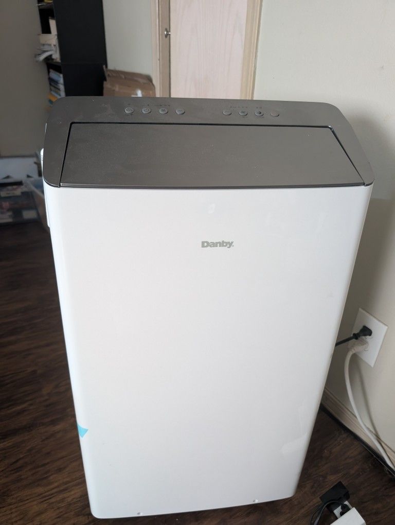 Danby Portable Air Conditioner Slightly Use