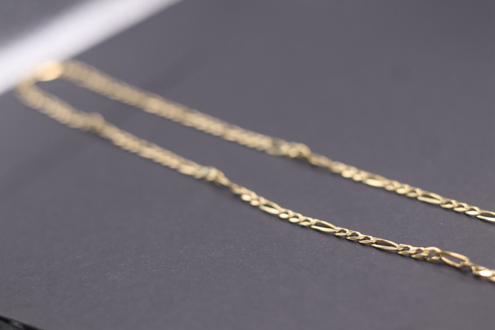 🔥 Figaro Chain – Solid Gold Necklace