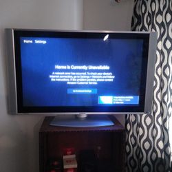 51 Inch Hitachi Tv.  W/remote For sale