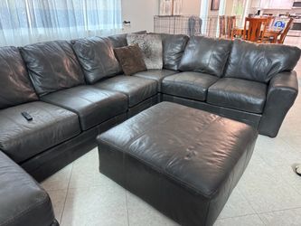 Brown Leather Sectional Sofa w Chaise and Ottoman