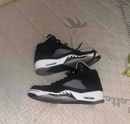 Jordan 4 black military size 9 and Jordan 5