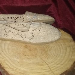 Faded Glory  Lace Flats Slip On Round Toe Shoes Women Size 4