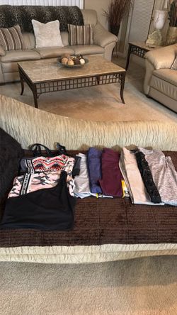 NEW LOT OF WOMENS WORKOUT CLOTHES SEE DESCRIPTION FOR SIZES