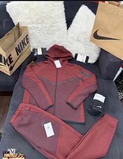 Nike Tech