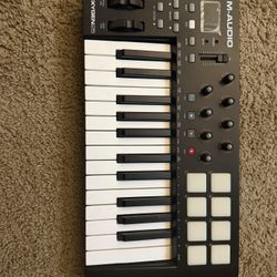 MIDI Keyboard 