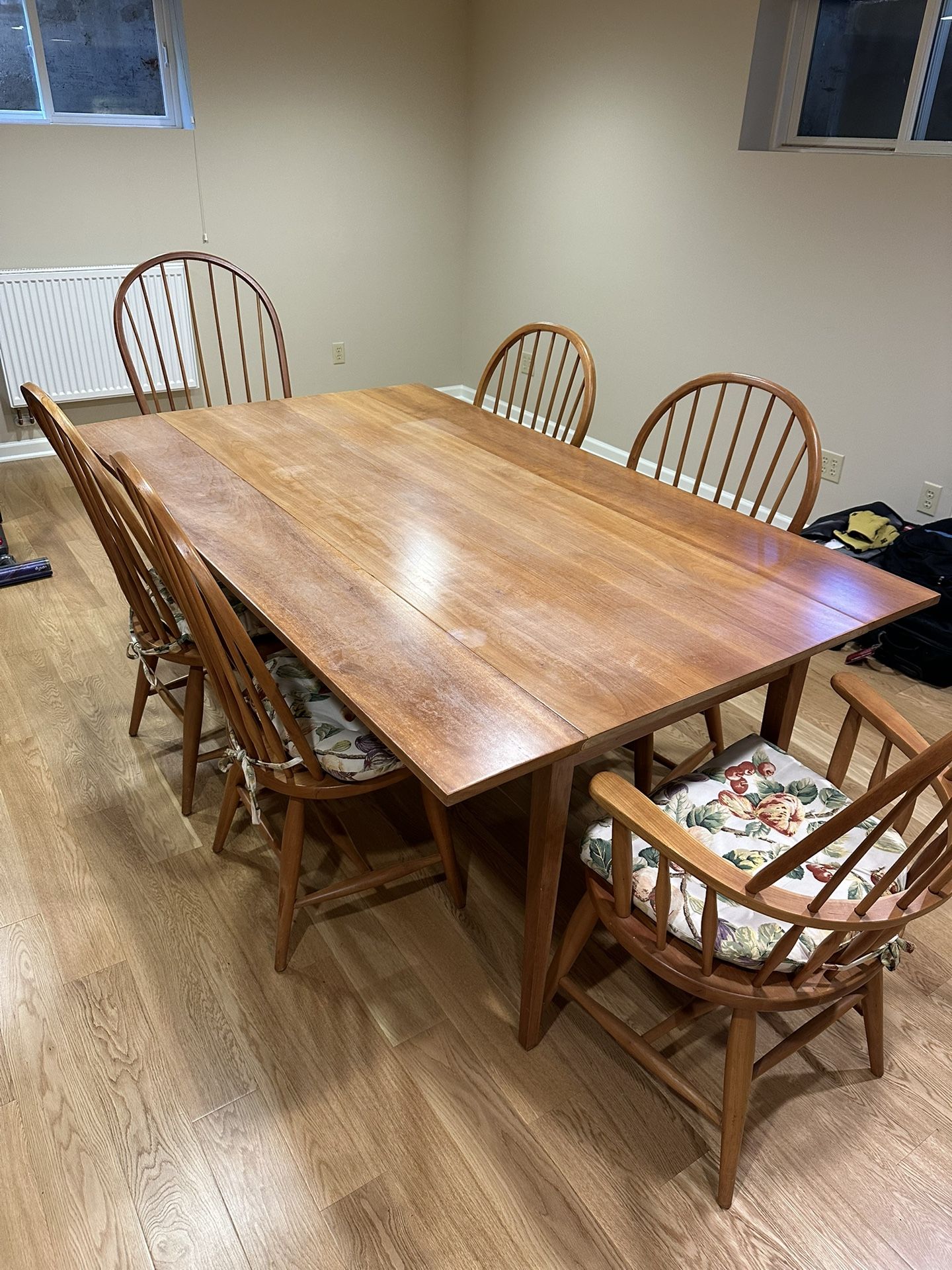 Dining Table And 6 Chairs