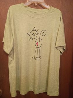 XL green with red heart cat