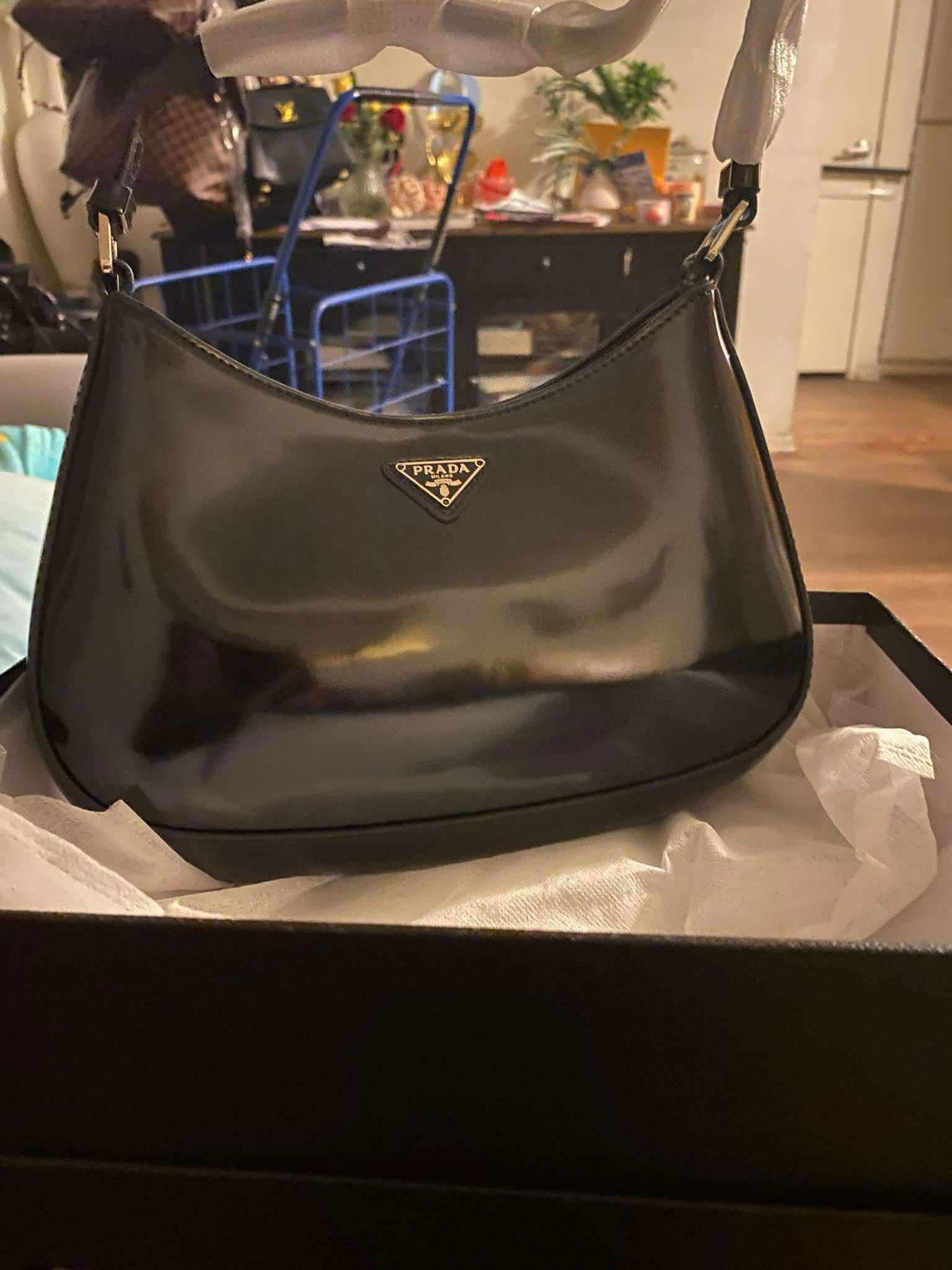 Prada Hand Bag For Women’s