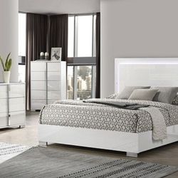 Brand New White 4pc Queen Bedroom Set (Available In Eastern King)