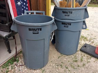 Brute 44 gal. containers