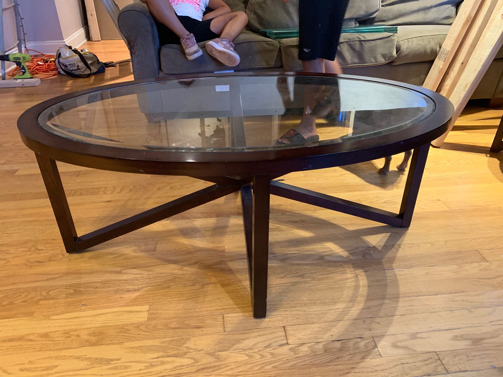 Living room matching coffee table and side table with laps for Sale in Chicago, IL OfferUp