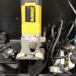DeWalt DW673K Router Kit
