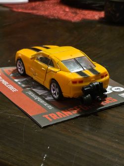 Transformers Studio Series 49 Deluxe Bumblebee Movie 1 (Supports Rescue Reptiles)