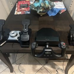 FLIGHT SIM CONTROLS..SAITEK